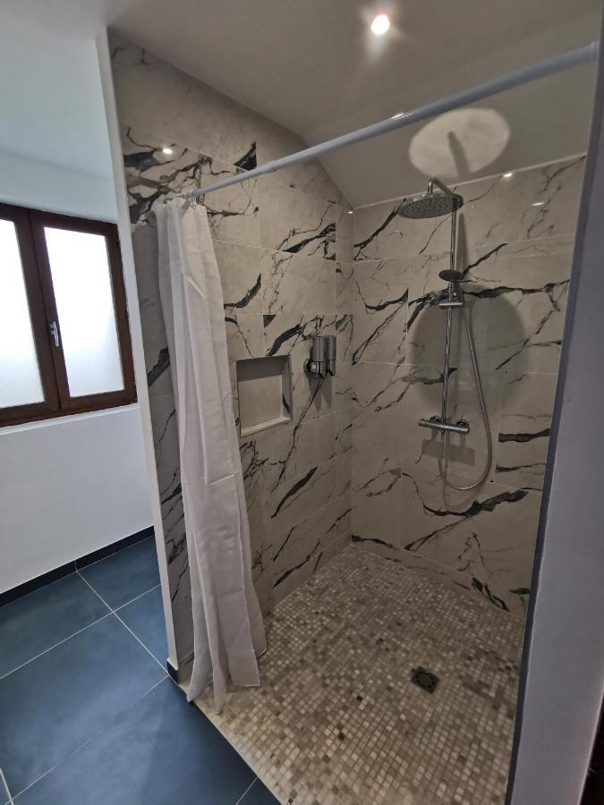 Le Gite Du Brouage Chauny Exteriör bild
